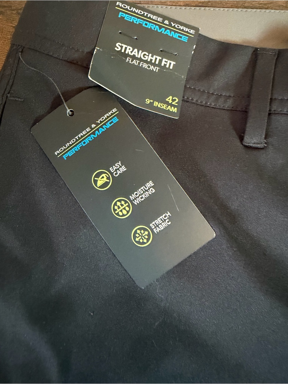 Roundtree & Yorke Performance Straight Fit Flat Front Shorts size 42 -9” Inseam - Picture 4 of 13